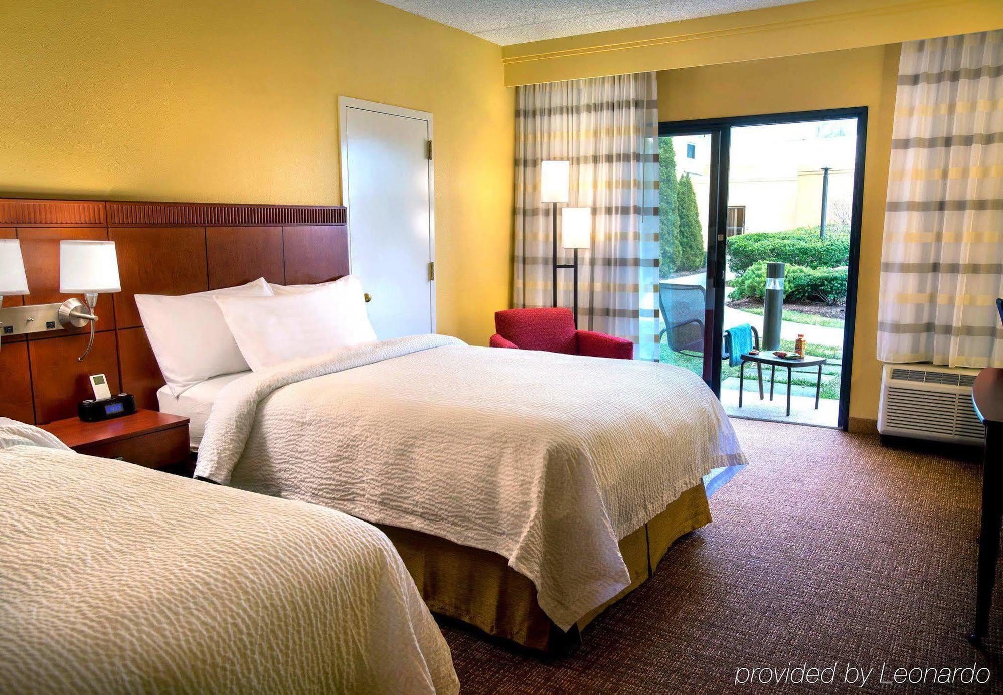 Courtyard Cincinnati Hotel 3*