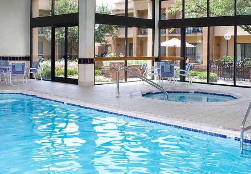 Courtyard Cincinnati Hotel Blue Ash