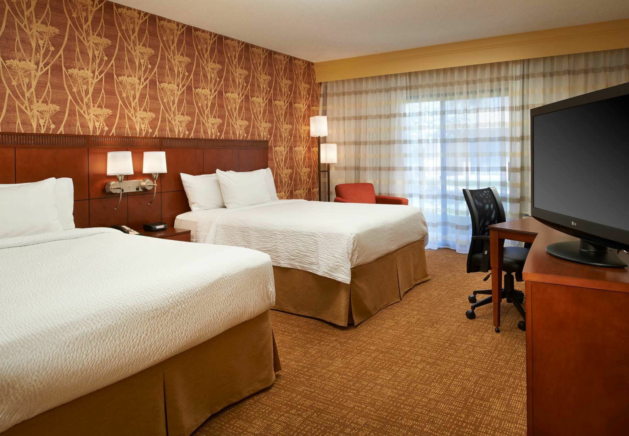 Courtyard Cincinnati 3*