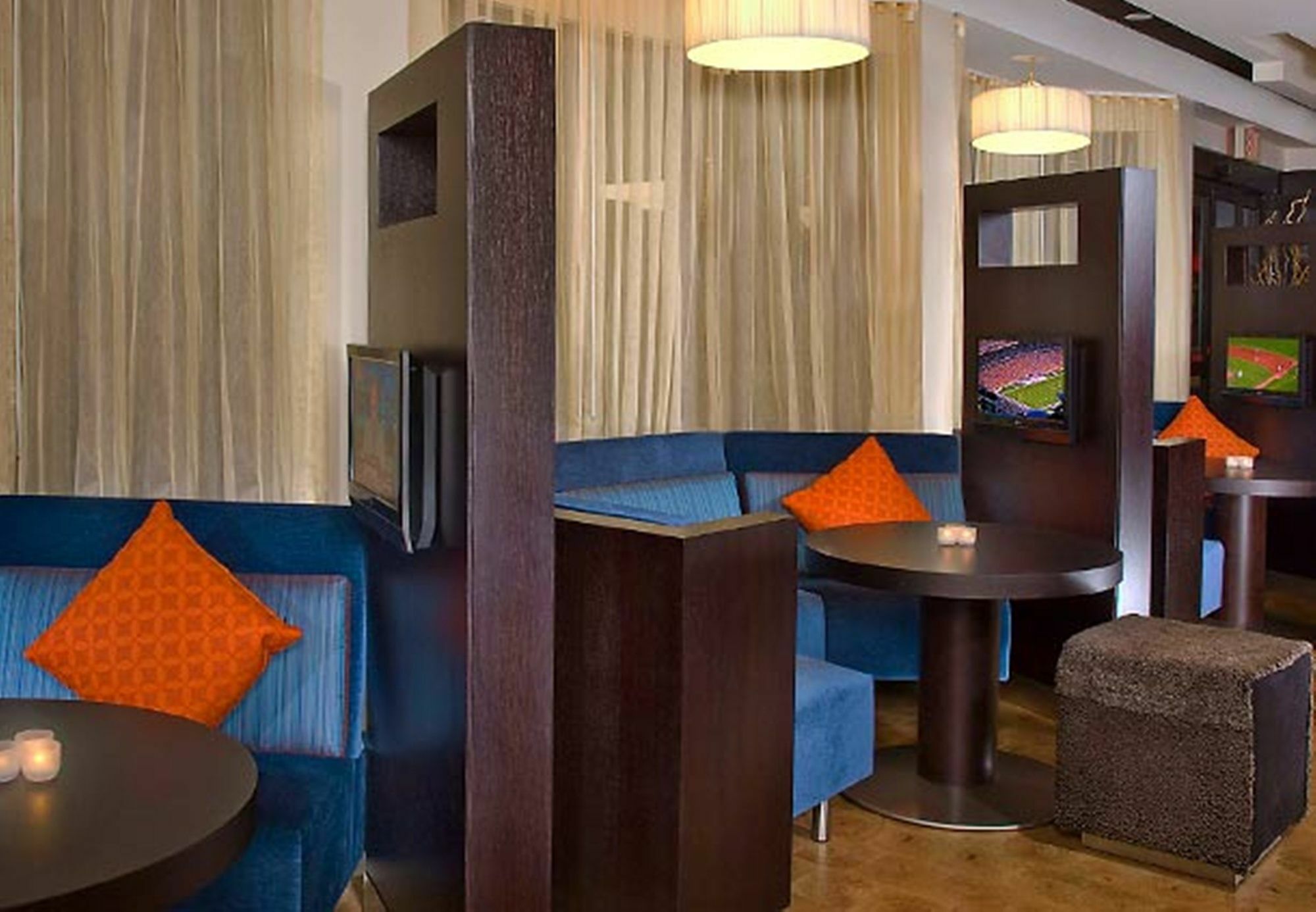 Courtyard Cincinnati Hotel 3*
